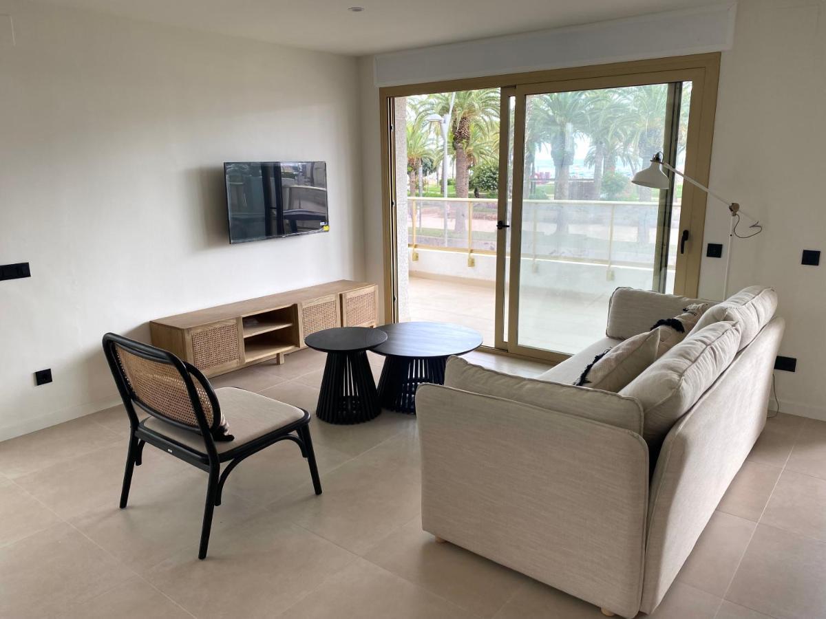 Acacias Suites Apartments Салоу Екстериор снимка