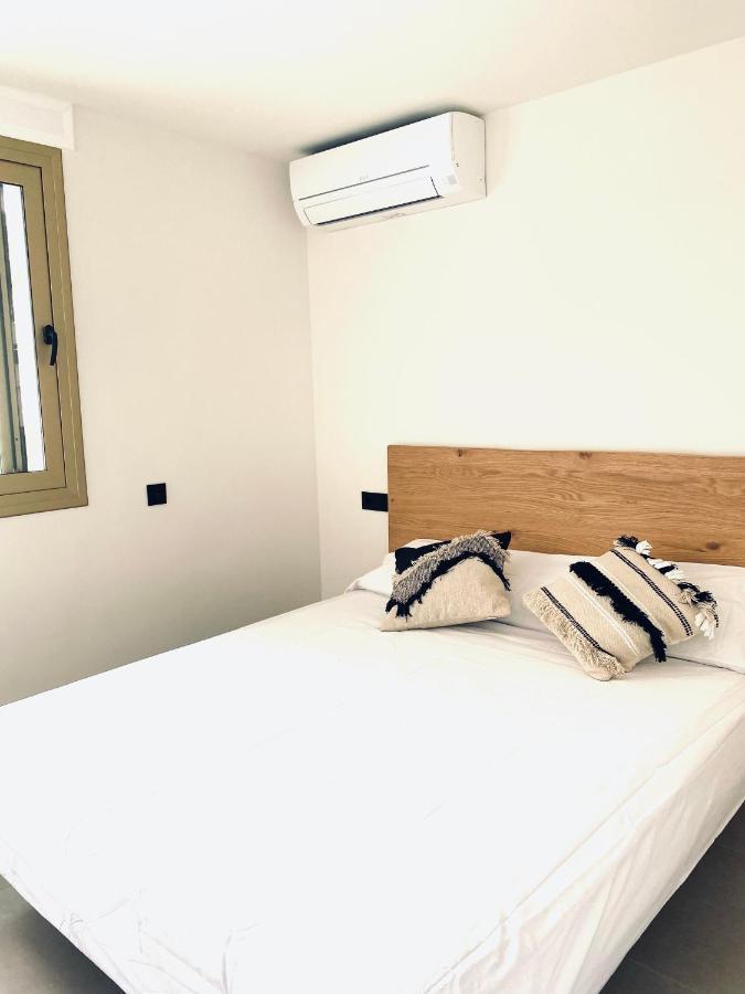 Acacias Suites Apartments Салоу Екстериор снимка