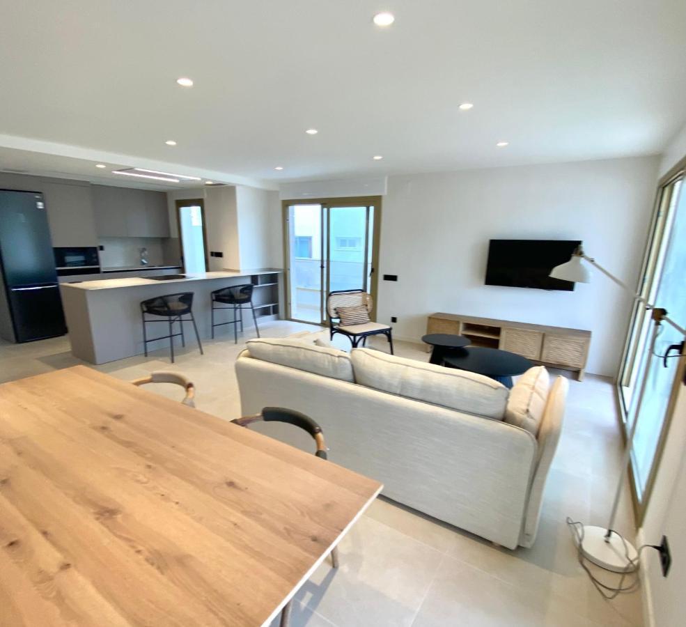 Acacias Suites Apartments Салоу Екстериор снимка