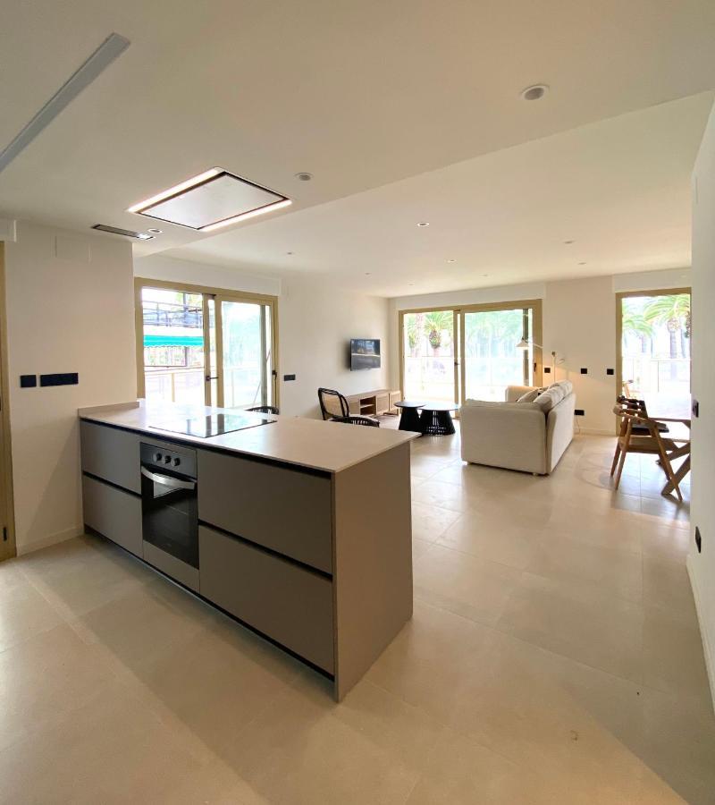 Acacias Suites Apartments Салоу Екстериор снимка