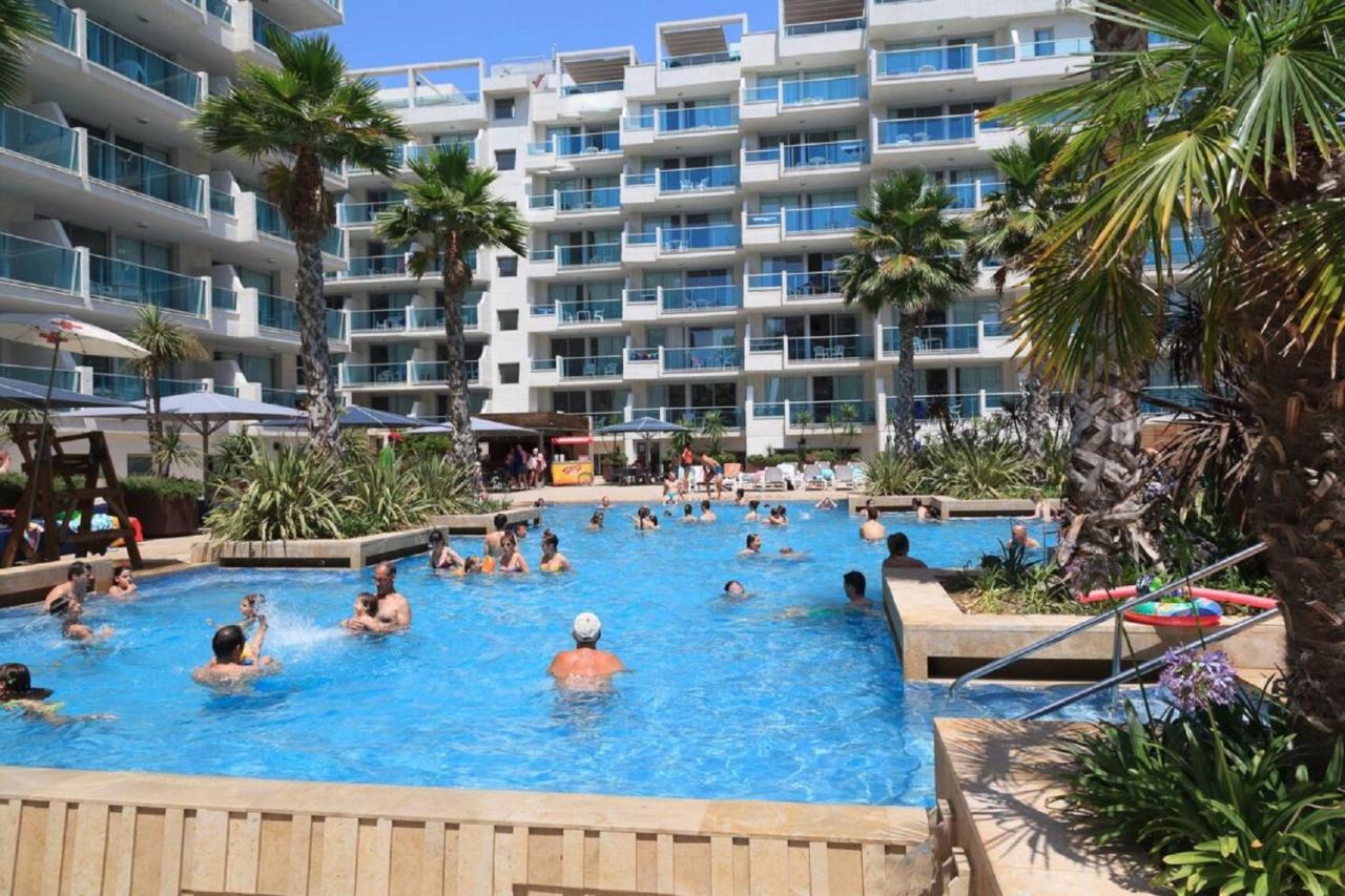 Acacias Suites Apartments Салоу Екстериор снимка